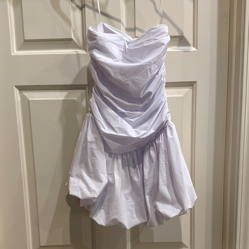 Elegant White Strapless Dress